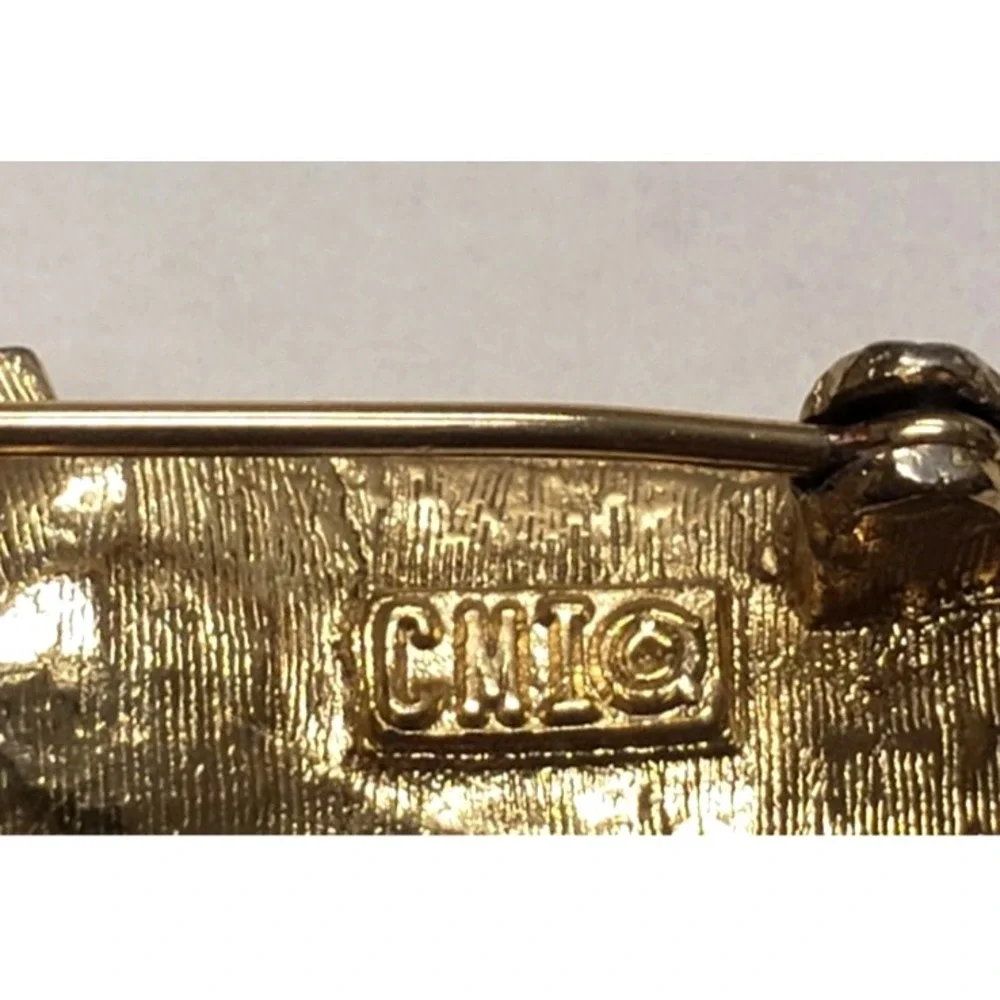 Vintage Signed CMI Gold Tone Textured‎ Brooch